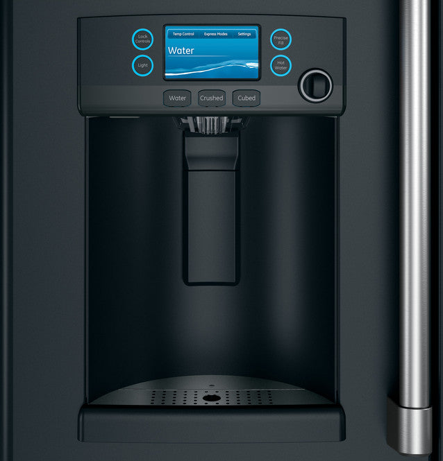 Réfrigérateur intelligent à portes françaises de 22,1 pi3 à profondeur de comptoir Café™ ENERGY STAR® avec distributeur d'eau chaude - CYE22TP3MD1