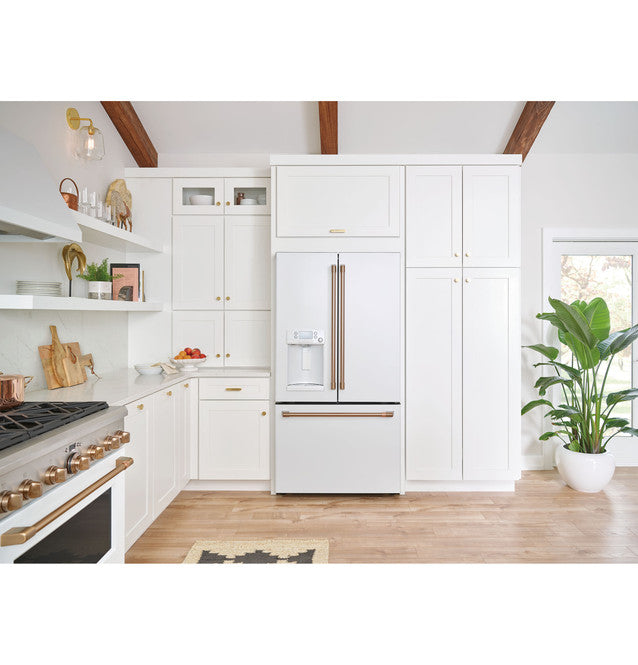 Réfrigérateur intelligent à portes françaises de 22,1 pi3 à profondeur de comptoir Café™ ENERGY STAR® avec distributeur d'eau chaude - CYE22TP4MW2