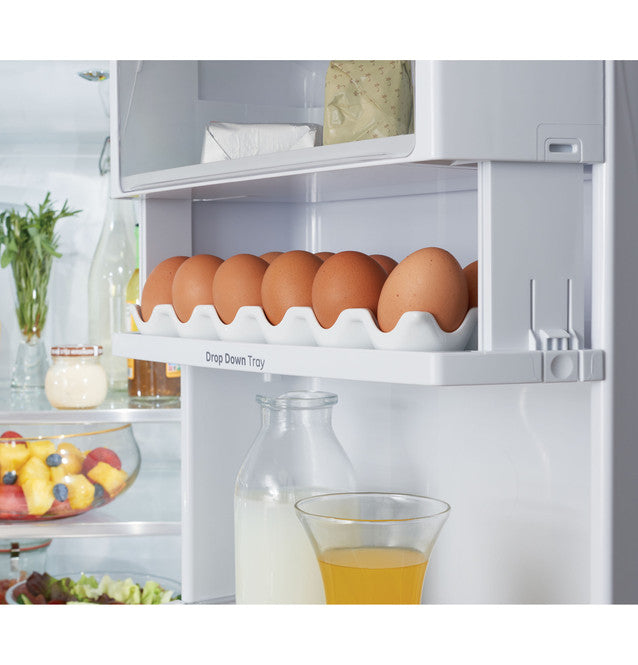 Réfrigérateur intelligent à portes françaises Café™ ENERGY STAR® de 22,1 pi³ à profondeur de comptoir avec système d'infusion Keurig® K-Cup® - CYE22UP2MS1