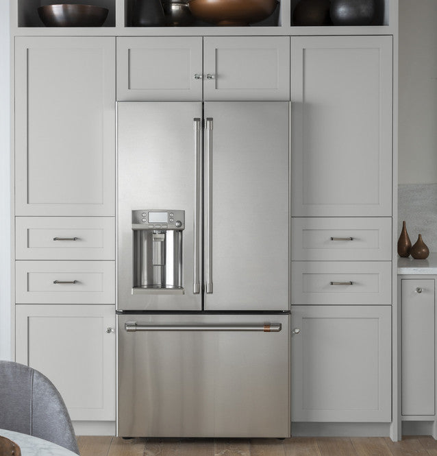 Réfrigérateur intelligent à portes françaises Café™ ENERGY STAR® de 22,1 pi³ à profondeur de comptoir avec système d'infusion Keurig® K-Cup® - CYE22UP2MS1