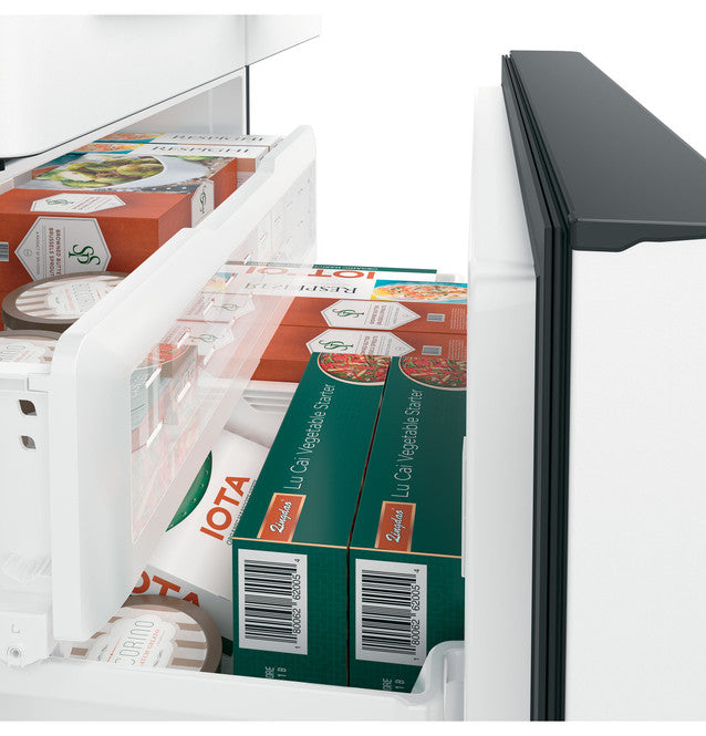 Réfrigérateur intelligent à portes françaises de 22,1 pi3 à profondeur de comptoir Café™ ENERGY STAR® avec distributeur d'eau chaude - CYE22TP4MW2