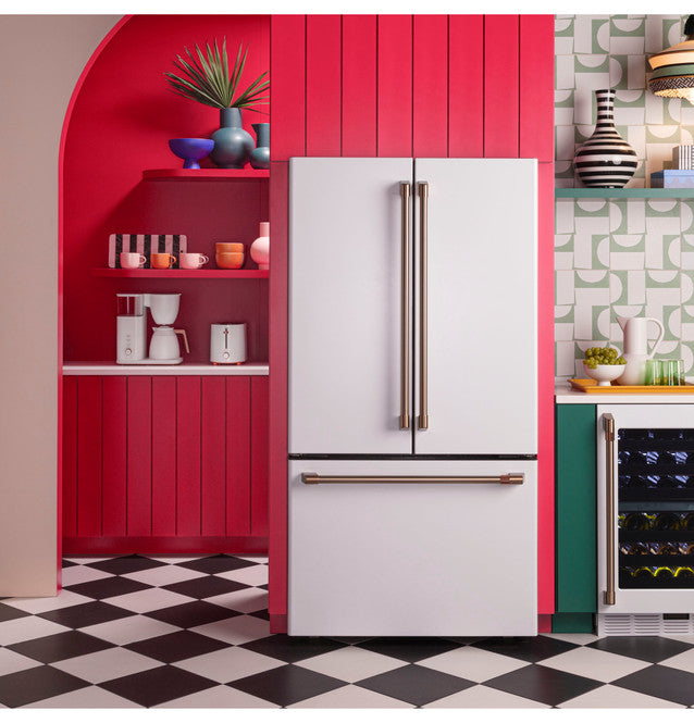 Réfrigérateur intelligent à portes françaises Café™ ENERGY STAR® de 23,1 pi³ à profondeur de comptoir - CWE23SP4MW2