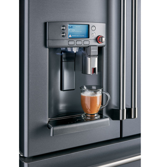 Réfrigérateur intelligent à portes françaises Café™ ENERGY STAR® de 22,1 pi³ à profondeur de comptoir avec système d'infusion Keurig® K-Cup® - CYE22UP2MS1