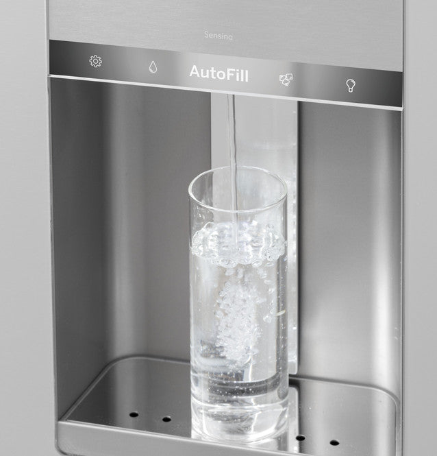 Réfrigérateur intelligent à 4 portes et à portes françaises Café™ ENERGY STAR® de 27,8 pi³ - CVE28DP2NS1