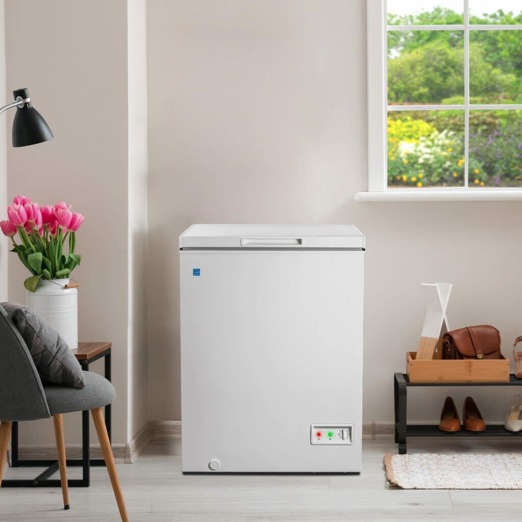 Danby 5.0 cu. ft. Square Model Chest Freezer in White - DCF050A5WDB