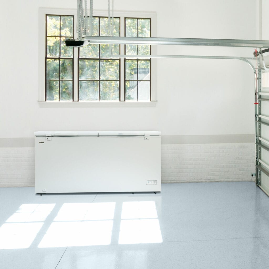 Danby 21.2 cu. ft. Chest Freezer in White - DCFM210A1WDB