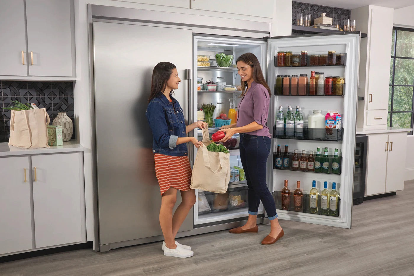 Congélateur à porte simple Frigidaire Professional de 19 pi³ - FPFU19F8WF