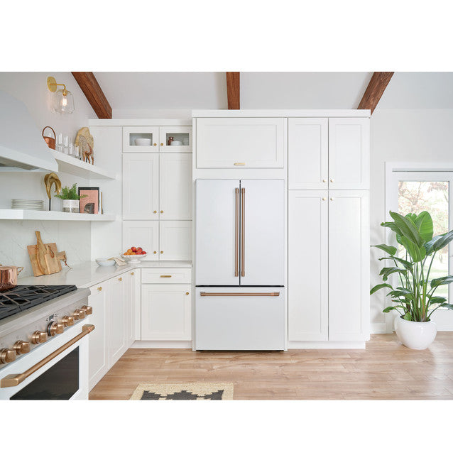 Réfrigérateur intelligent à portes françaises Café™ ENERGY STAR® de 23,1 pi³ à profondeur de comptoir - CWE23SP4MW2