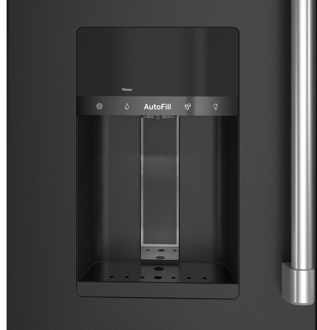 Réfrigérateur intelligent à 4 portes et à portes françaises Café™ ENERGY STAR® de 22,3 pi³ à profondeur de comptoir - CXE22DP3PD1