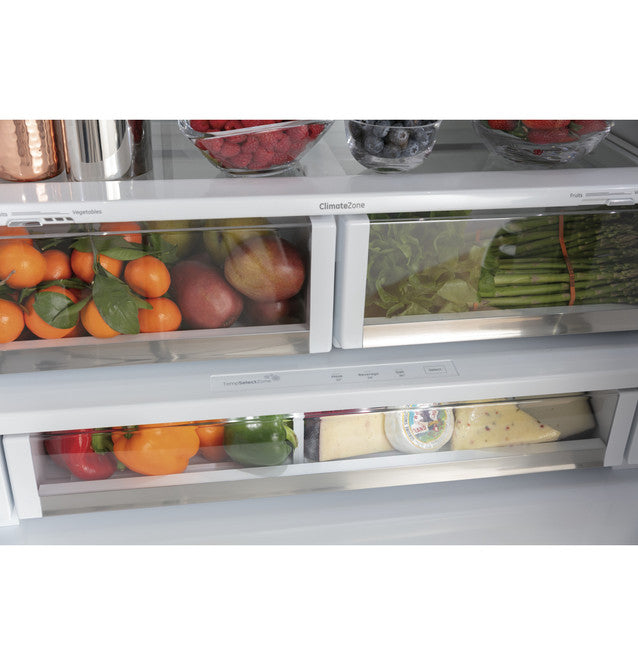 Réfrigérateur intelligent à portes françaises Café™ ENERGY STAR® de 22,1 pi³ à profondeur de comptoir avec système d'infusion Keurig® K-Cup® - CYE22UP2MS1