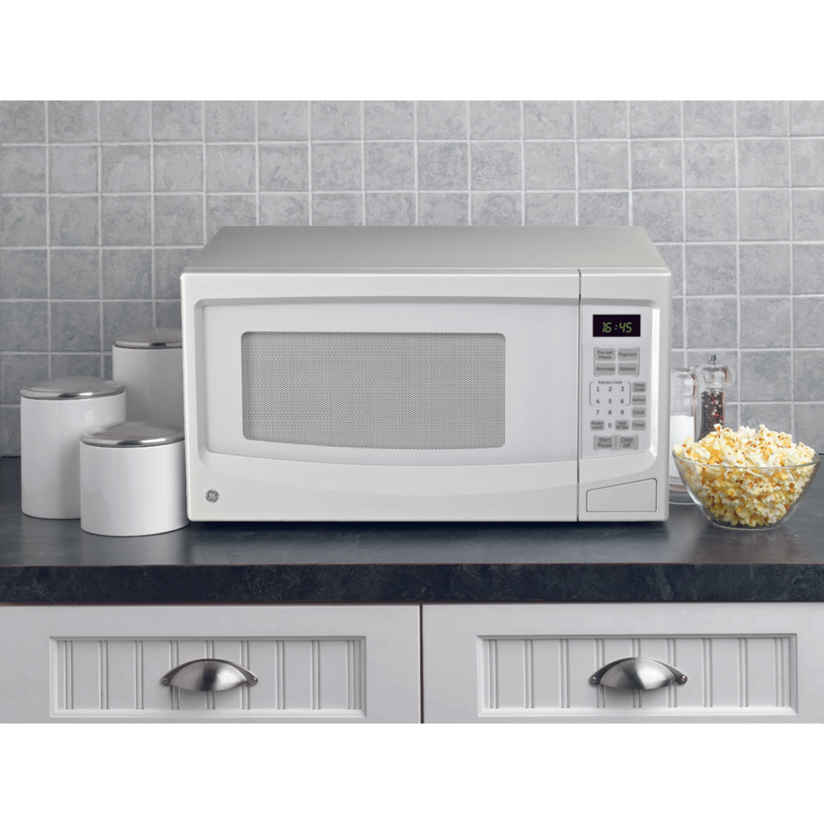 Four à micro-ondes de comptoir GE de 1,1 pi³, blanc - JES1145WTC
